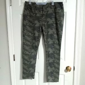 Ana skinny camo jeans sz 18